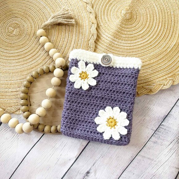 Purple Daisy Crochet 6" or 7" Kindle Sleeve - Picture 2 of 5
